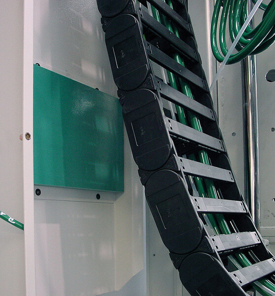 Noise and impact reduction for cable trailing systems in th...