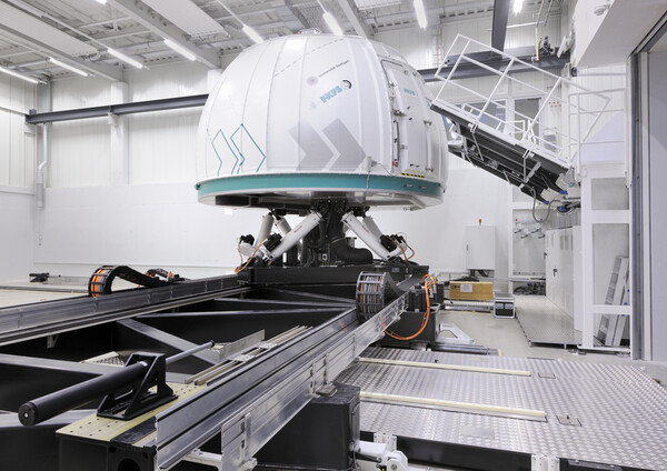 Emergency stop systems for driving simulators