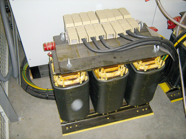 Decoupling of transformers