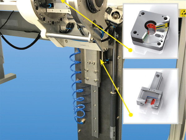 LOCKED: Four clamping elements securely and reliably fix specimen head holders in place